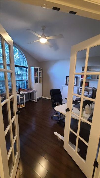 For Rent: $2,600 (3 beds, 2 baths, 2249 Square Feet)