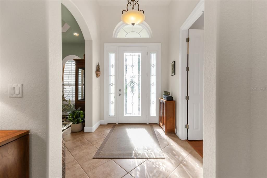 En Venta: $724,900 (3 camas, 3 baños, 2428 Pies cuadrados)