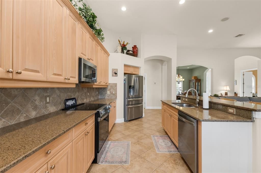 En Venta: $724,900 (3 camas, 3 baños, 2428 Pies cuadrados)