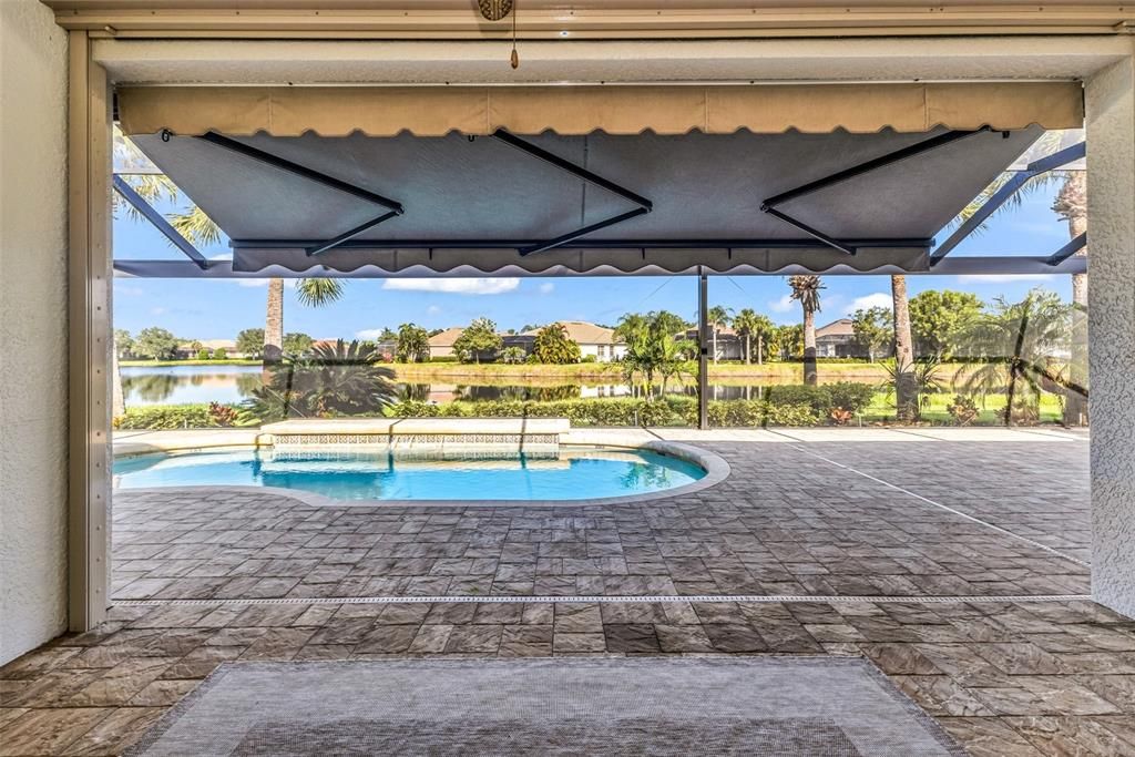 En Venta: $724,900 (3 camas, 3 baños, 2428 Pies cuadrados)