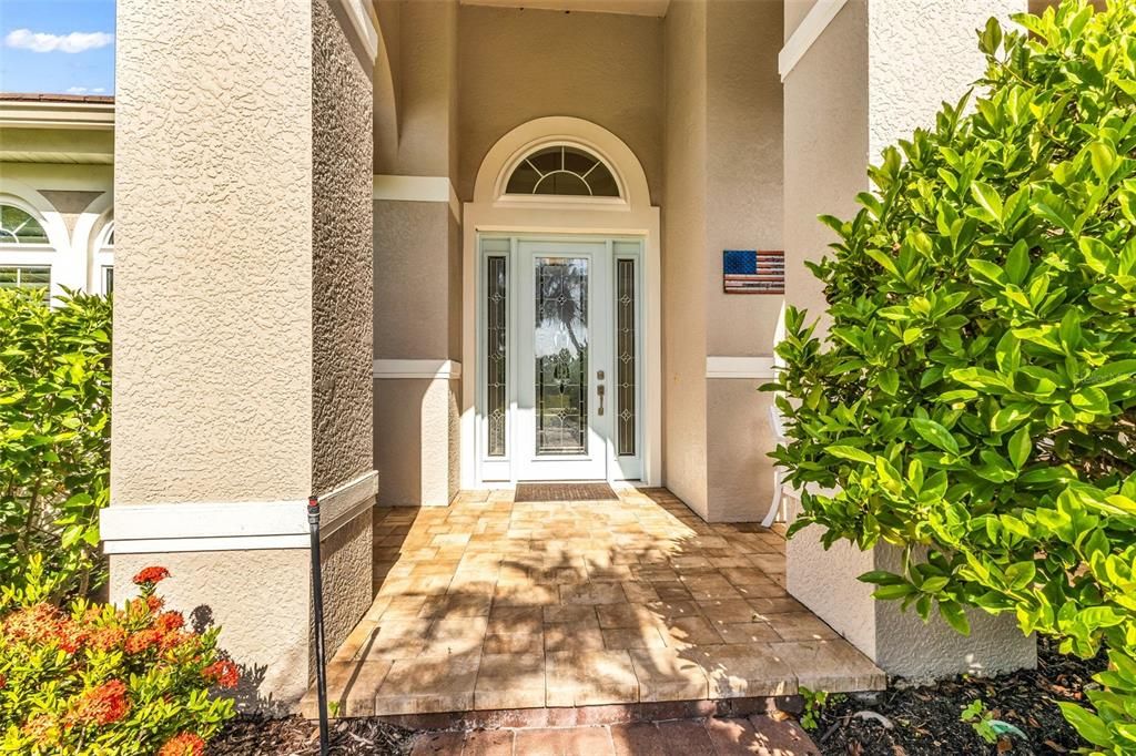 En Venta: $724,900 (3 camas, 3 baños, 2428 Pies cuadrados)