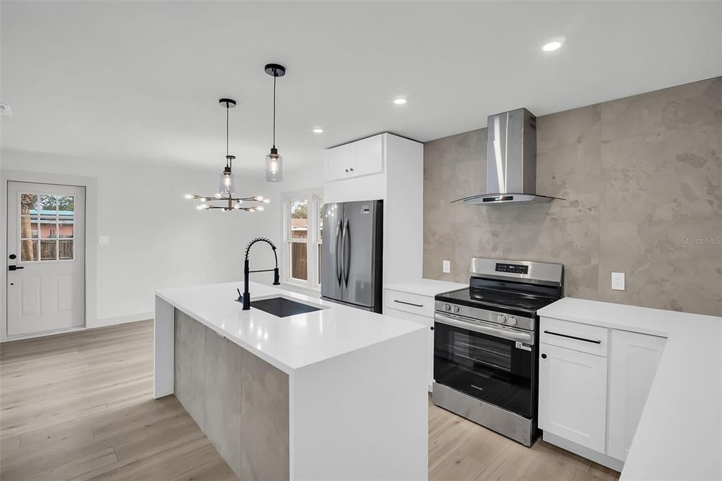 En Venta: $364,900 (3 camas, 2 baños, 1104 Pies cuadrados)