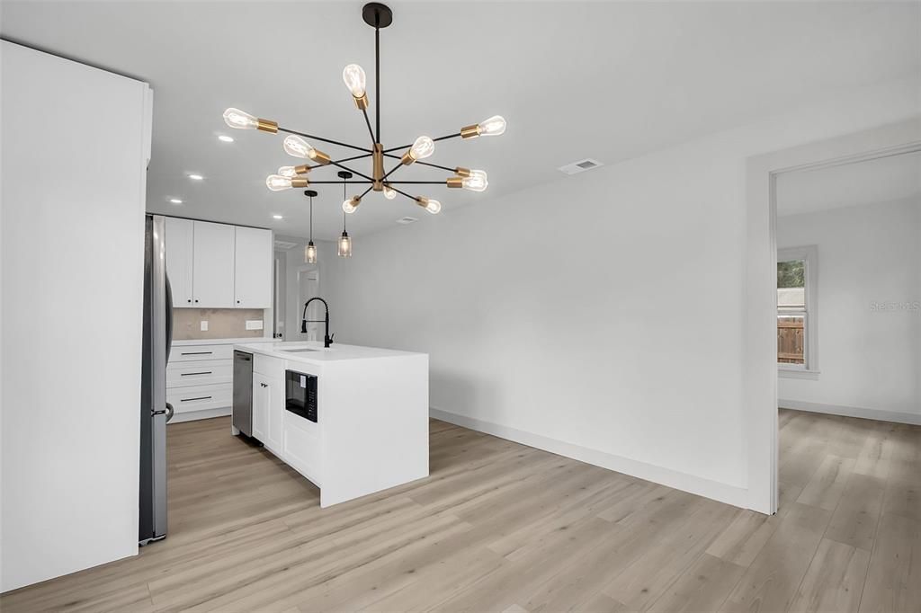 En Venta: $364,900 (3 camas, 2 baños, 1104 Pies cuadrados)