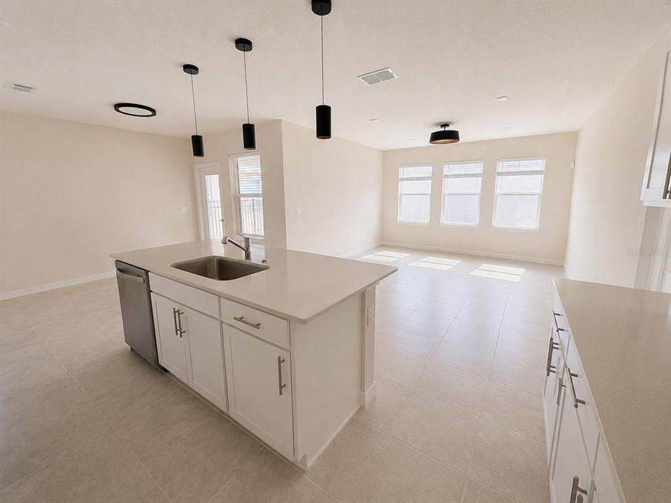 For Sale: $474,990 (4 beds, 3 baths, 2.06 Square Feet)