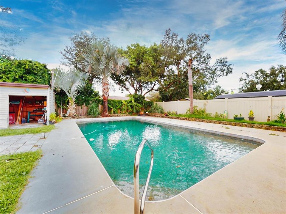 For Sale: $319,900 (4 beds, 2 baths, 2133 Square Feet)