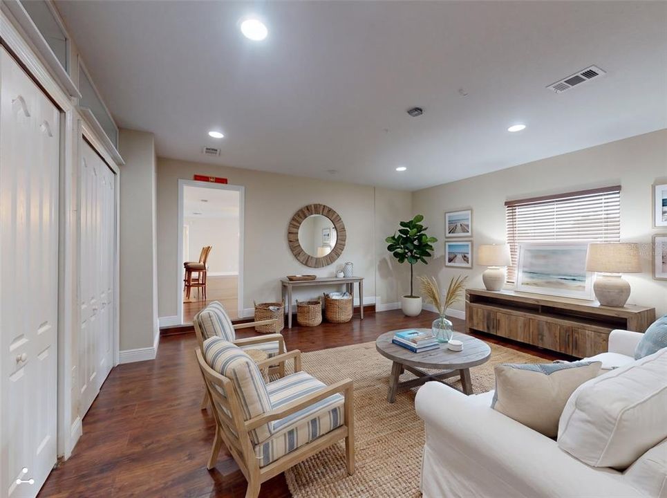 For Sale: $319,900 (4 beds, 2 baths, 2133 Square Feet)