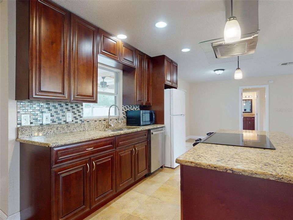 For Sale: $319,900 (4 beds, 2 baths, 2133 Square Feet)