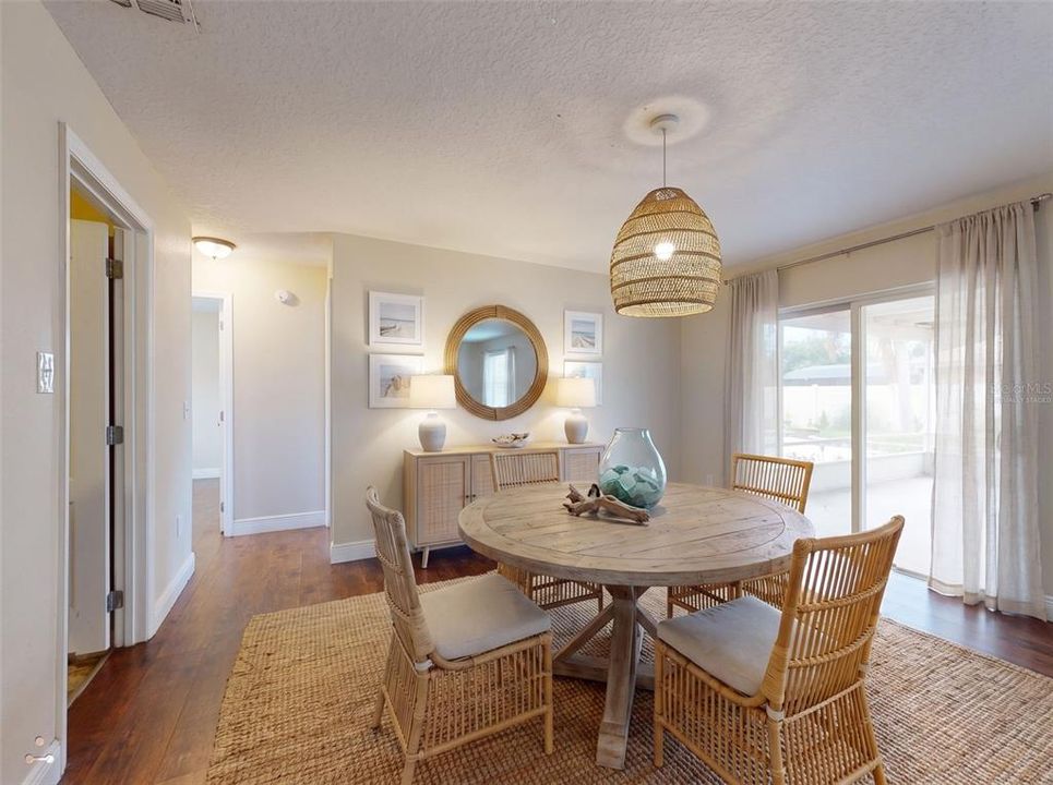 For Sale: $319,900 (4 beds, 2 baths, 2133 Square Feet)