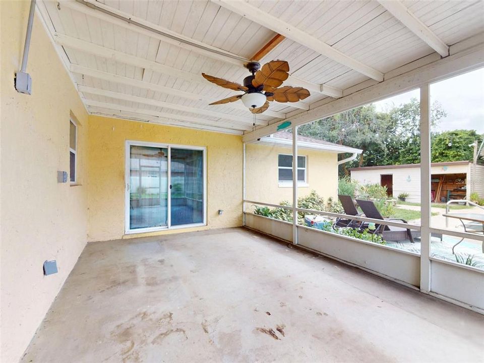 For Sale: $319,900 (4 beds, 2 baths, 2133 Square Feet)