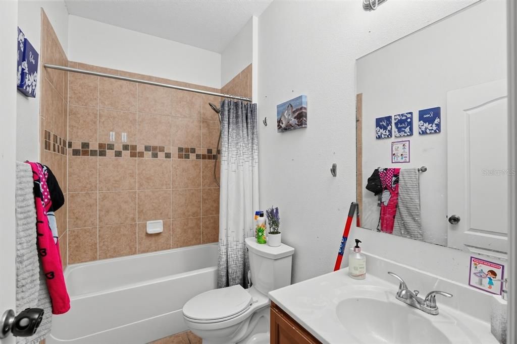 En Venta: $250,000 (3 camas, 2 baños, 1614 Pies cuadrados)