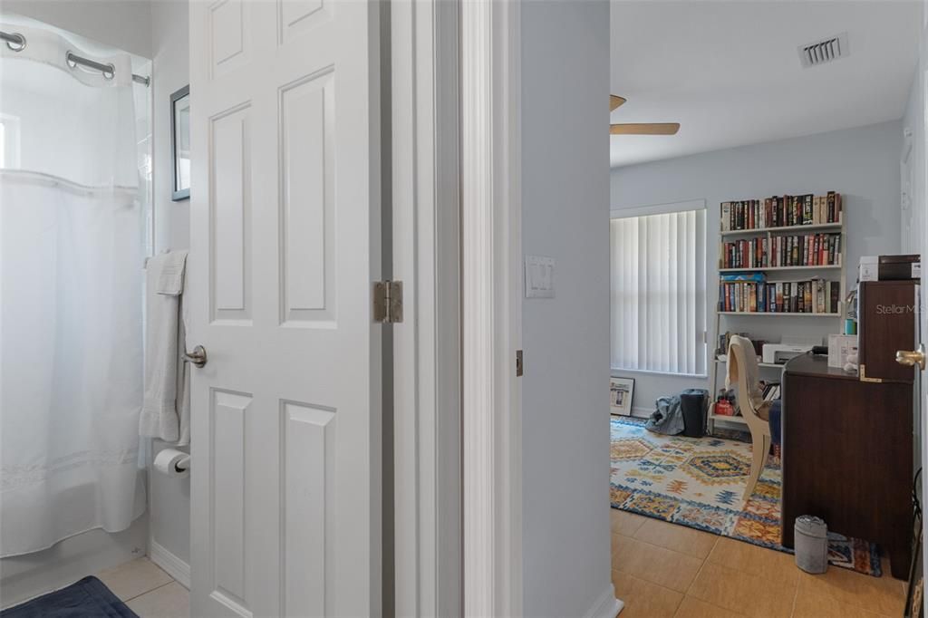 En Venta: $409,000 (3 camas, 2 baños, 1528 Pies cuadrados)