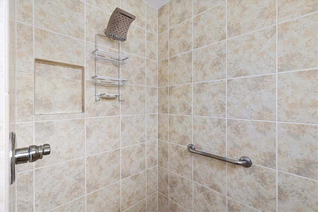 En Venta: $590,000 (3 camas, 2 baños, 2117 Pies cuadrados)