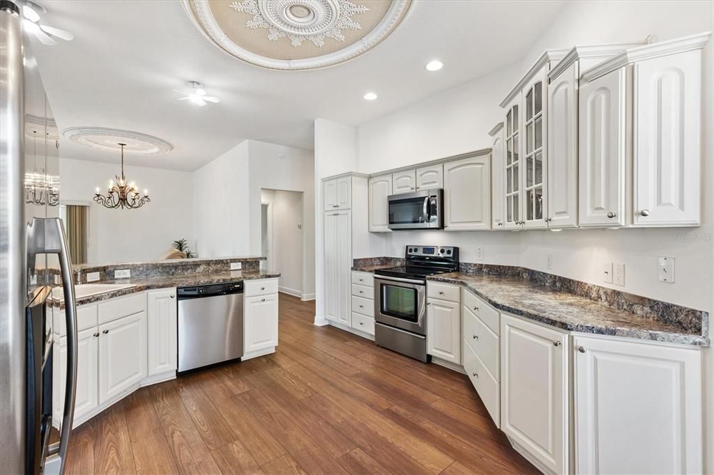 En Venta: $590,000 (3 camas, 2 baños, 2117 Pies cuadrados)