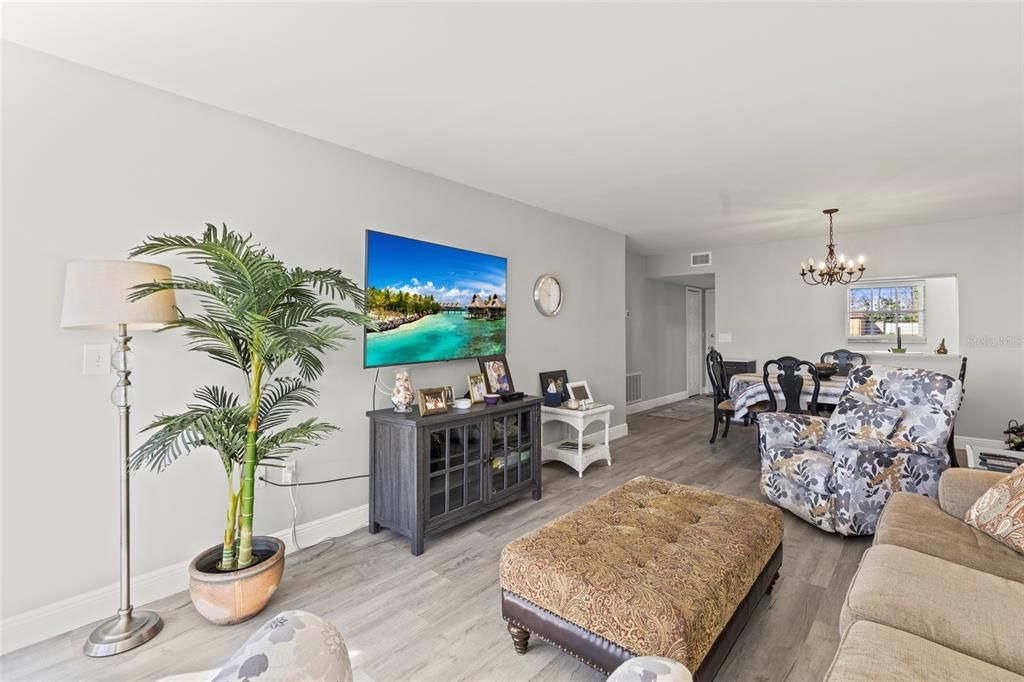En Venta: $169,900 (1 camas, 1 baños, 875 Pies cuadrados)