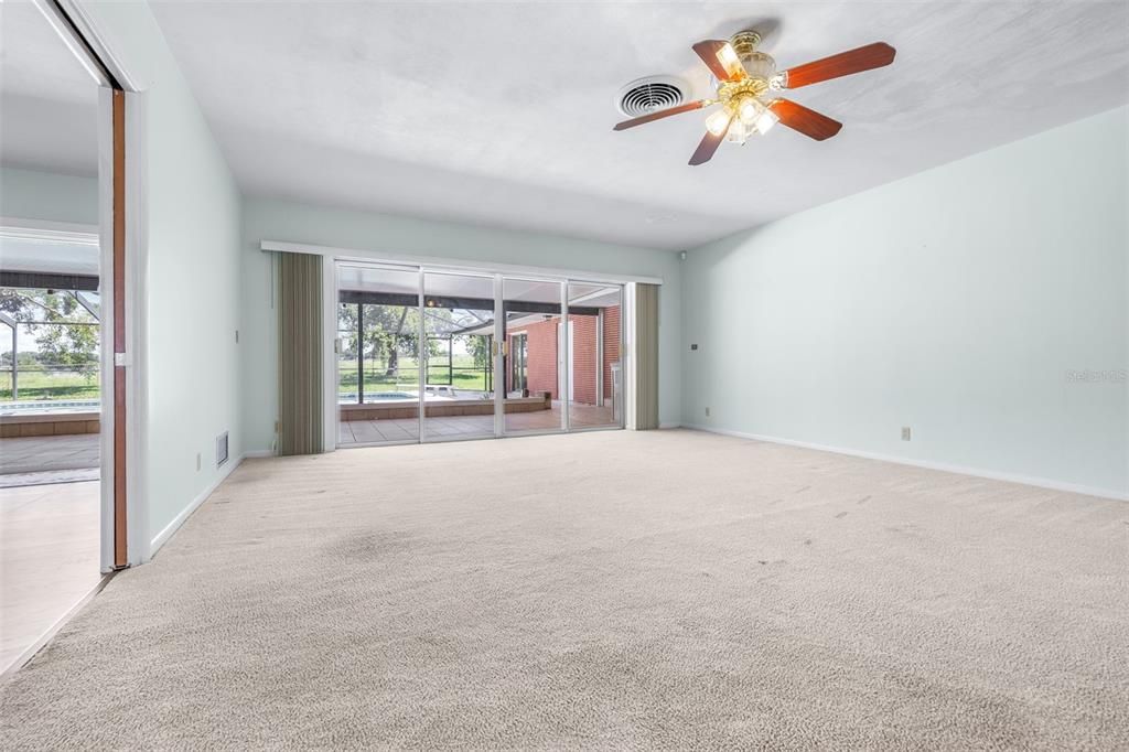 En Venta: $425,000 (5 camas, 3 baños, 3091 Pies cuadrados)