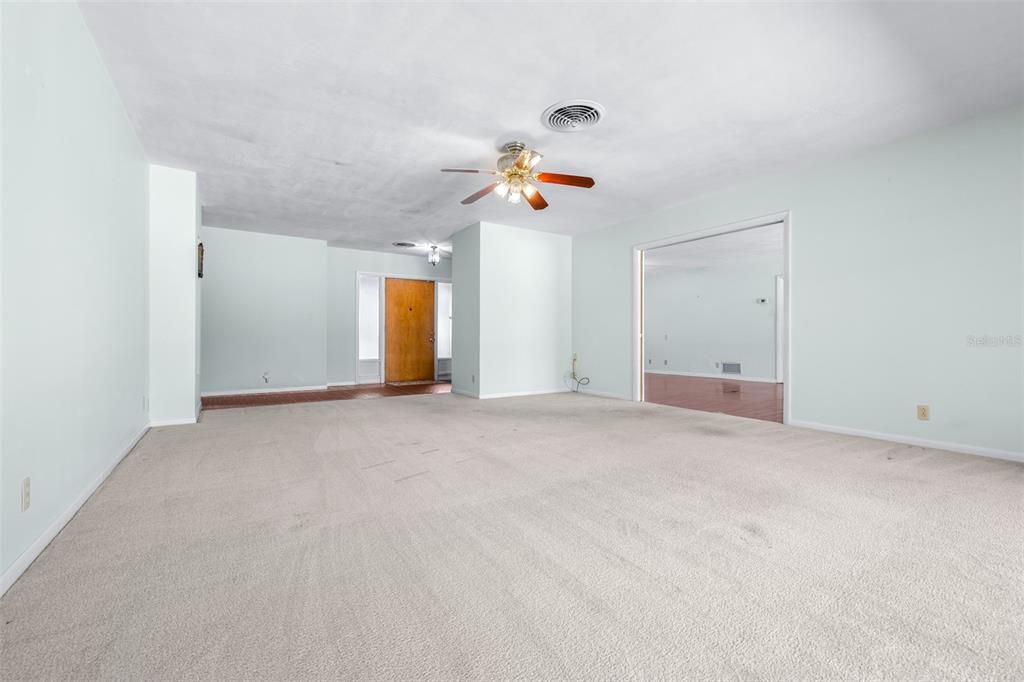 En Venta: $425,000 (5 camas, 3 baños, 3091 Pies cuadrados)