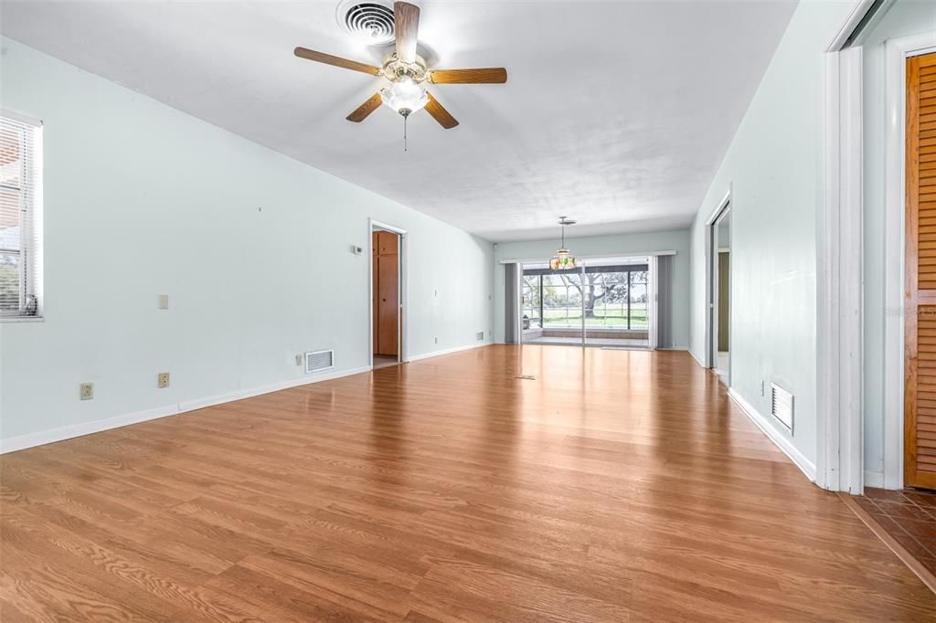 En Venta: $425,000 (5 camas, 3 baños, 3091 Pies cuadrados)