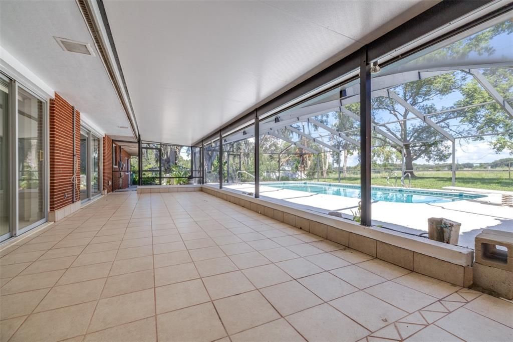 En Venta: $425,000 (5 camas, 3 baños, 3091 Pies cuadrados)