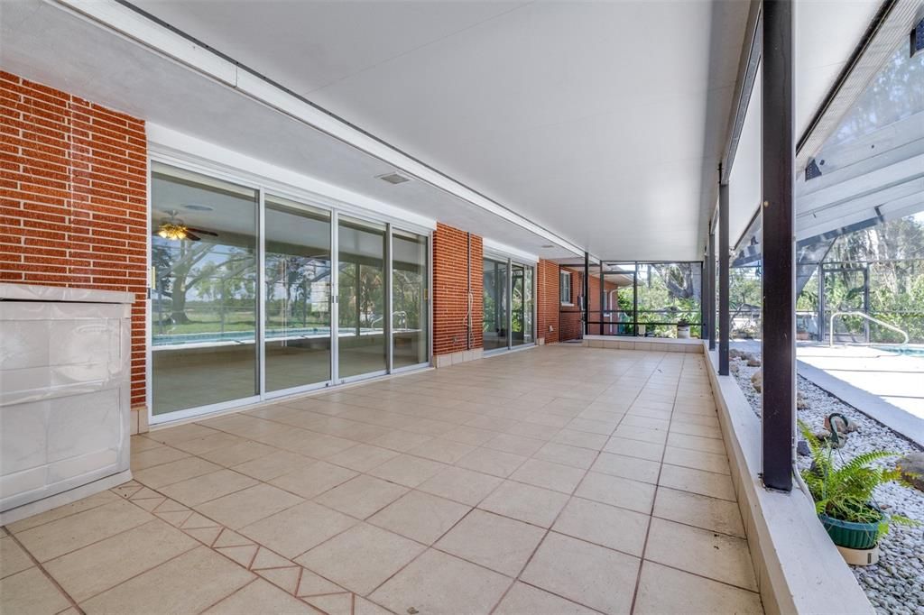 En Venta: $425,000 (5 camas, 3 baños, 3091 Pies cuadrados)