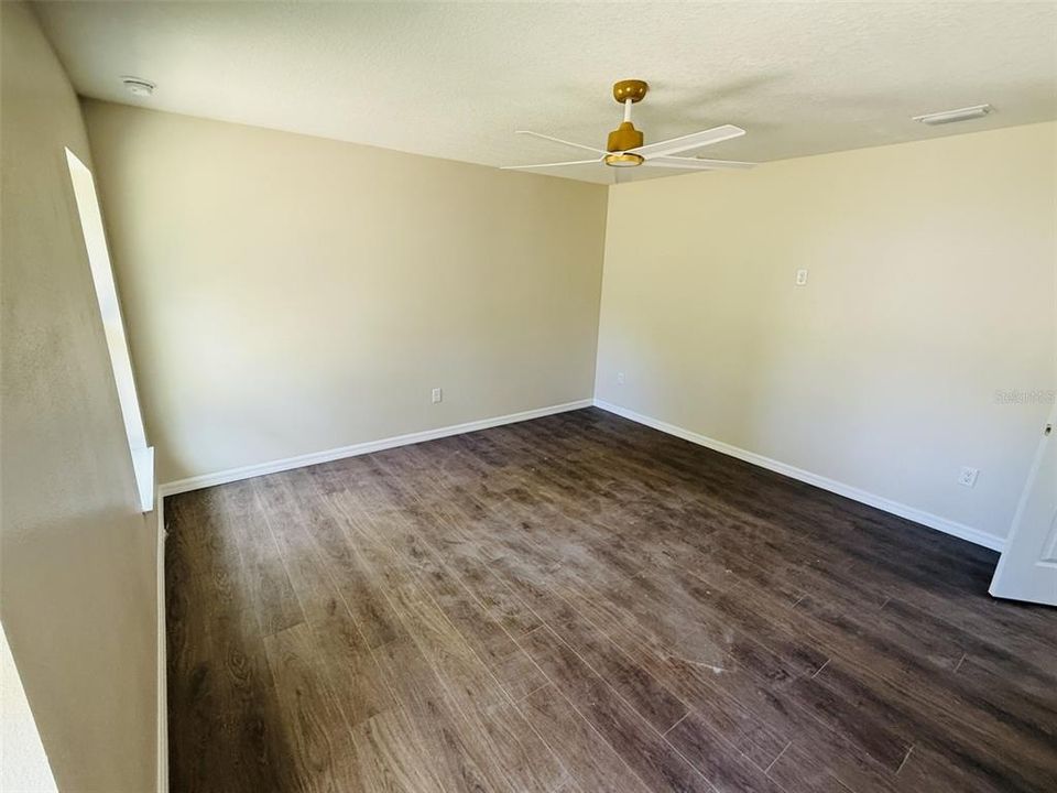 For Sale: $354,900 (3 beds, 2 baths, 1682 Square Feet)