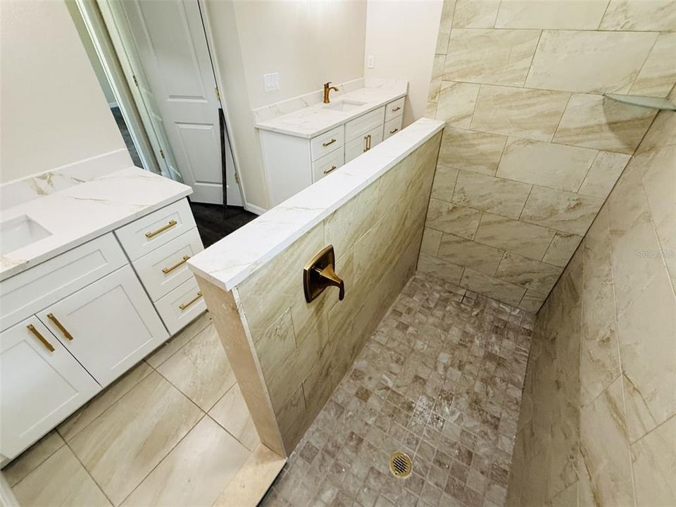For Sale: $354,900 (3 beds, 2 baths, 1682 Square Feet)