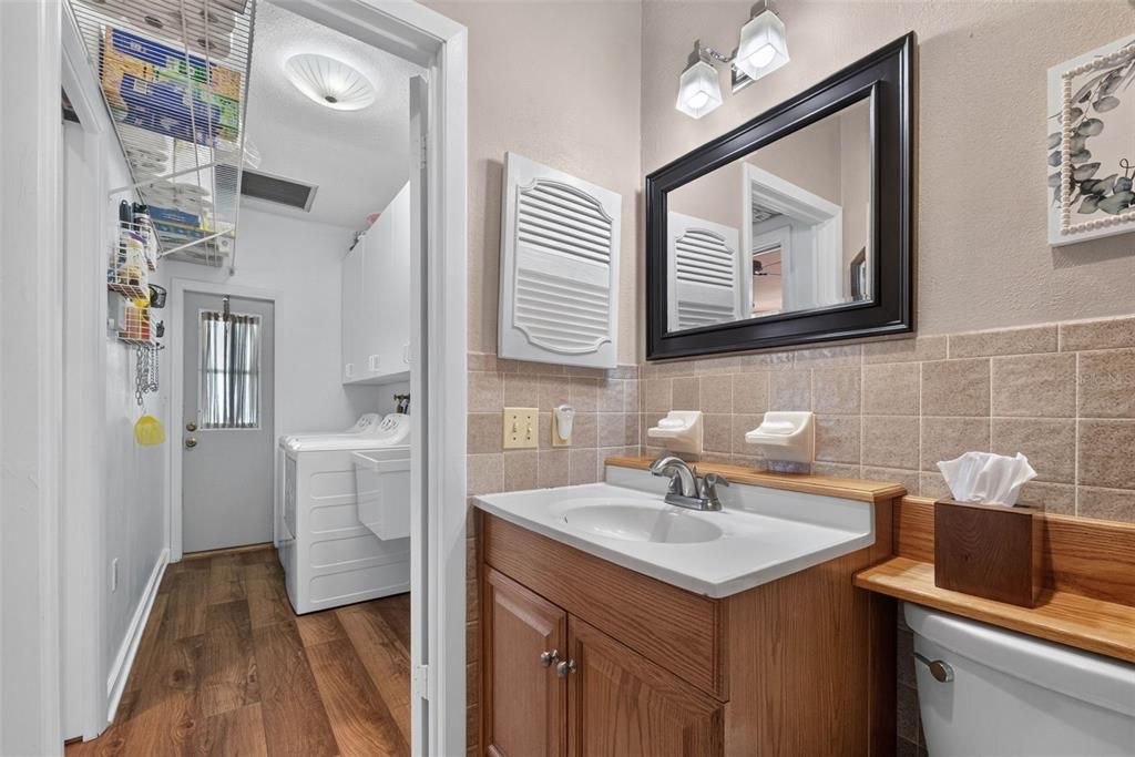 For Sale: $550,000 (3 beds, 3 baths, 1835 Square Feet)