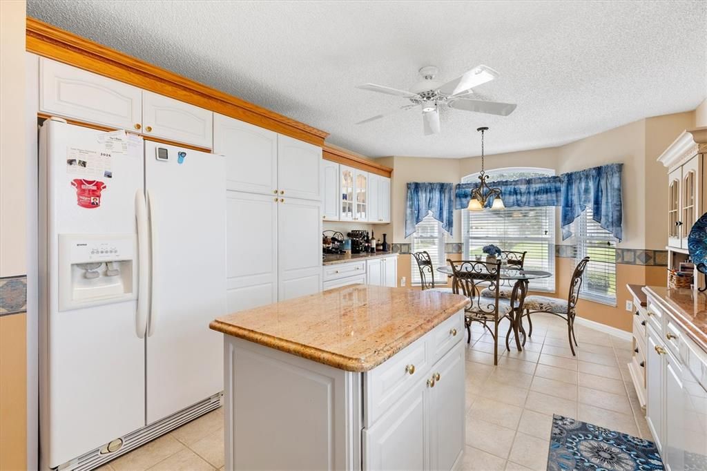En Venta: $469,900 (3 camas, 2 baños, 2360 Pies cuadrados)