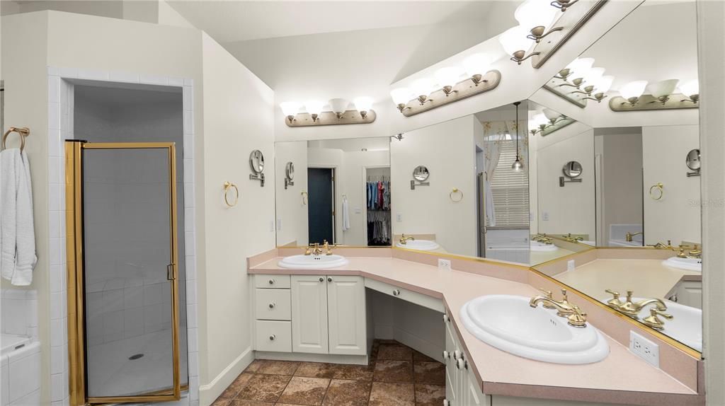 For Sale: $549,000 (4 beds, 2 baths, 2806 Square Feet)