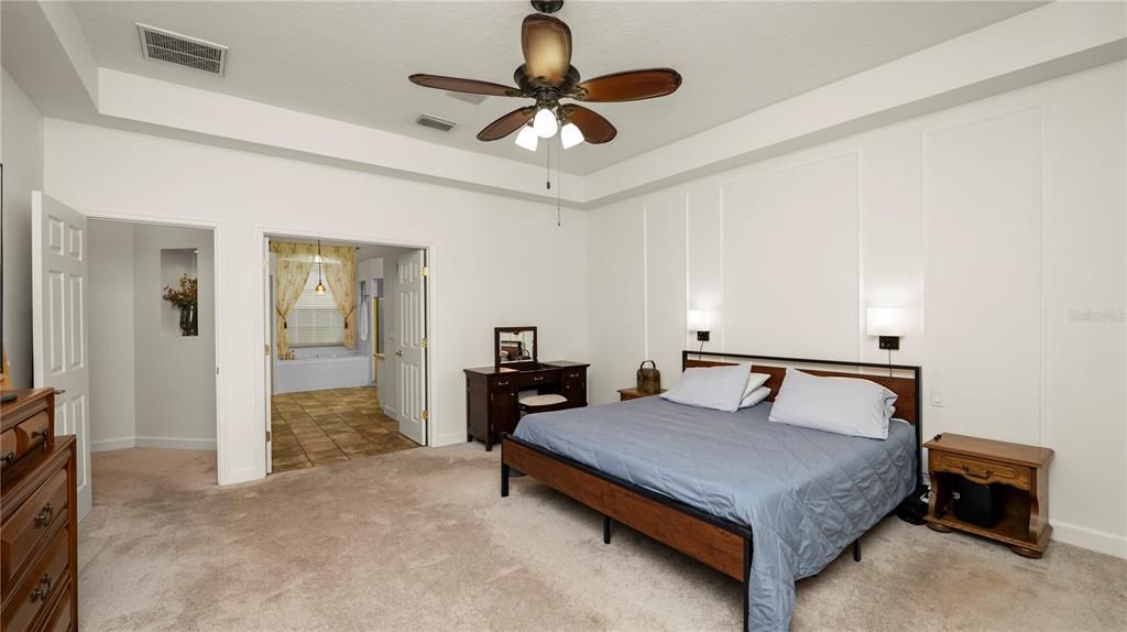 For Sale: $549,000 (4 beds, 2 baths, 2806 Square Feet)