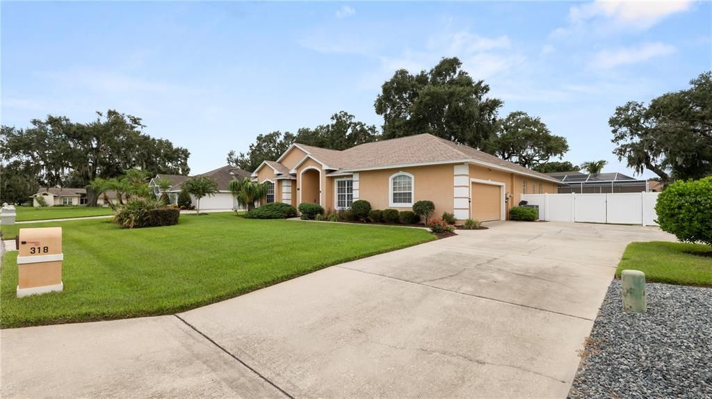 For Sale: $549,000 (4 beds, 2 baths, 2806 Square Feet)