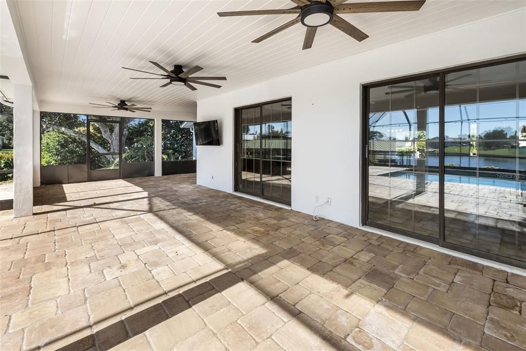 For Sale: $979,000 (3 beds, 3 baths, 3516 Square Feet)