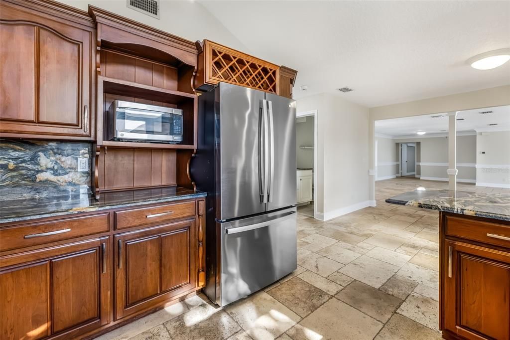 For Sale: $979,000 (3 beds, 3 baths, 3516 Square Feet)
