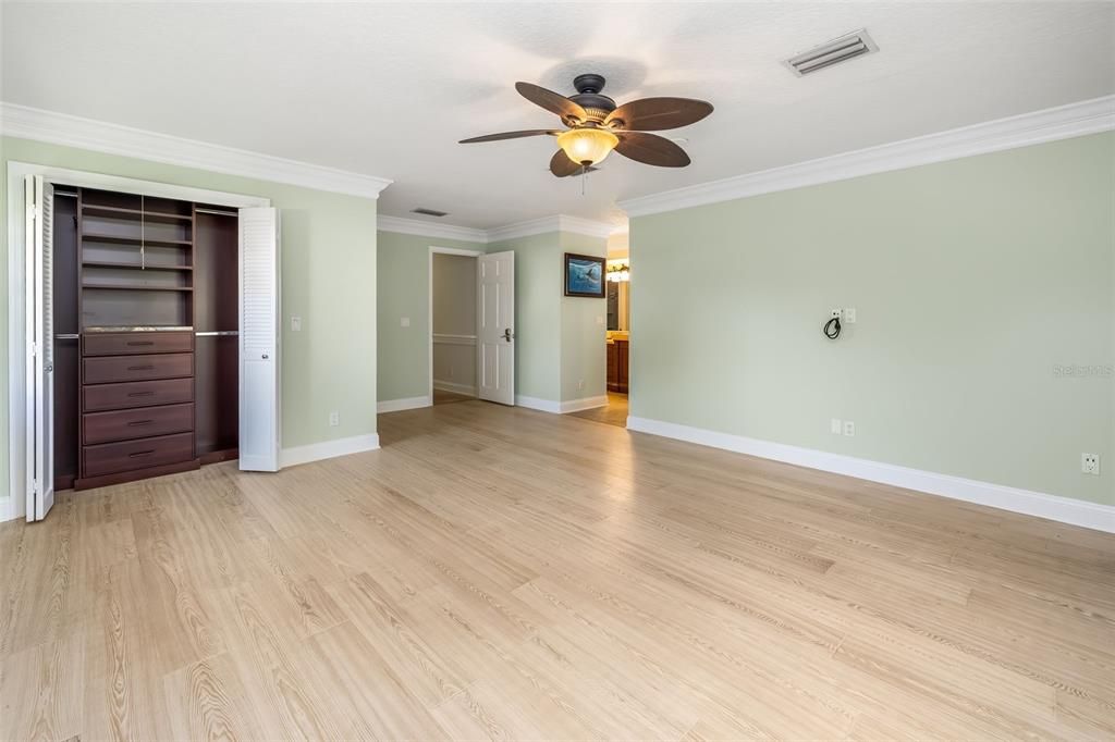 For Sale: $979,000 (3 beds, 3 baths, 3516 Square Feet)