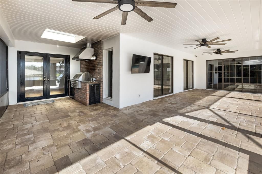 For Sale: $979,000 (3 beds, 3 baths, 3516 Square Feet)