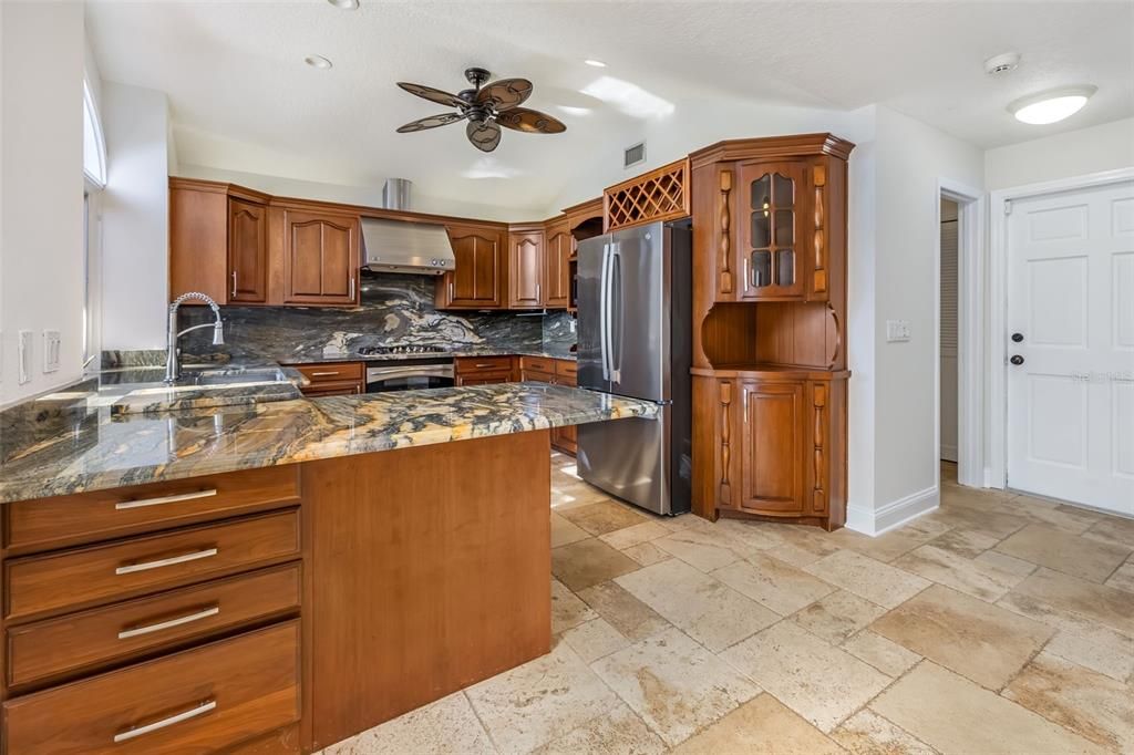 For Sale: $979,000 (3 beds, 3 baths, 3516 Square Feet)