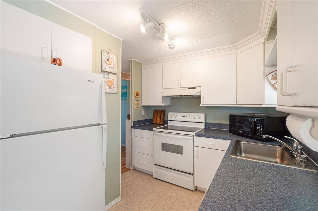 На продажу: $149,900 (2 спален, 2 ванн, 864 Квадратных фут)