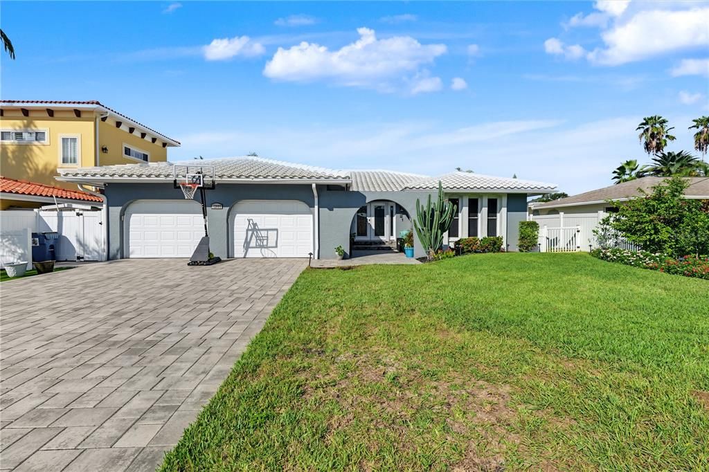 En Venta: $1,599,000 (3 camas, 2 baños, 2864 Pies cuadrados)