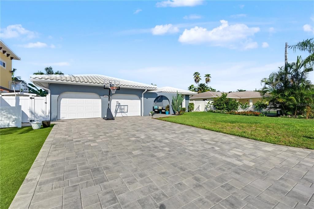 En Venta: $1,599,000 (3 camas, 2 baños, 2864 Pies cuadrados)