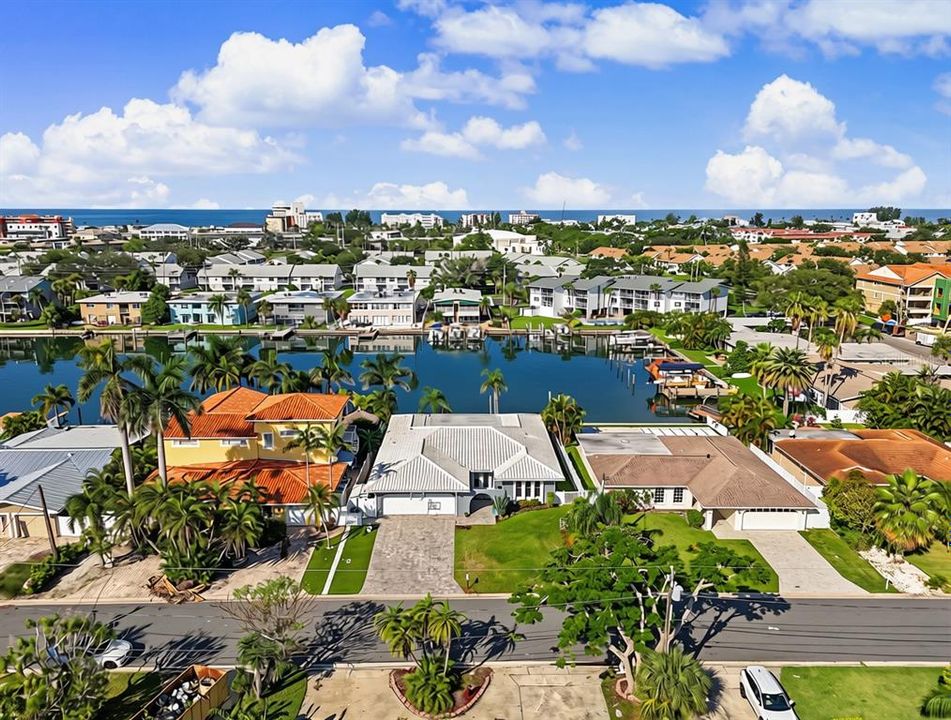 En Venta: $1,599,000 (3 camas, 2 baños, 2864 Pies cuadrados)
