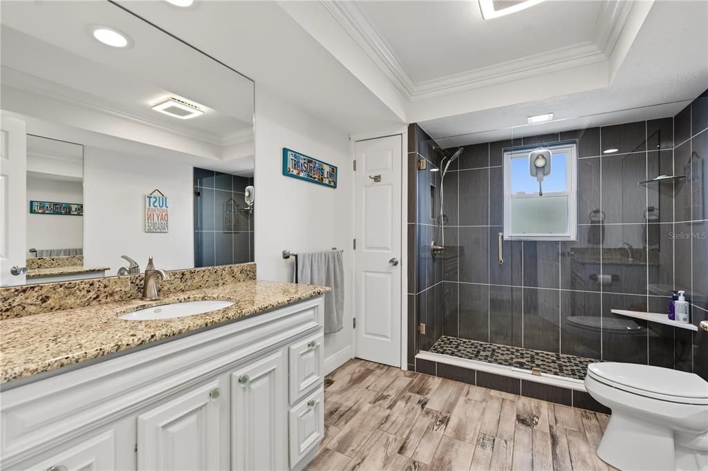 En Venta: $1,599,000 (3 camas, 2 baños, 2864 Pies cuadrados)