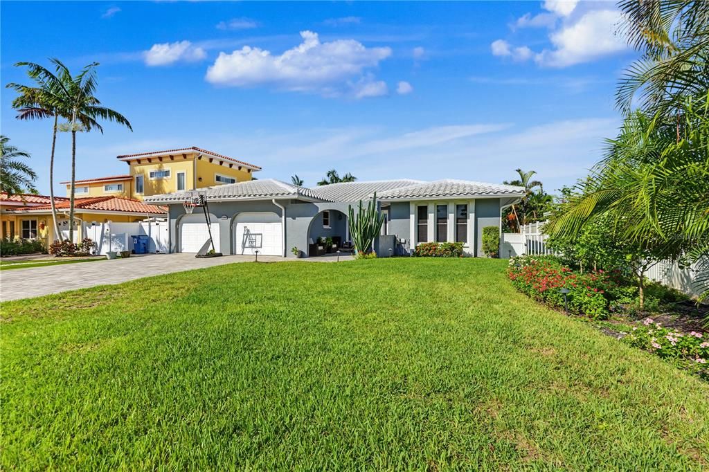 En Venta: $1,599,000 (3 camas, 2 baños, 2864 Pies cuadrados)