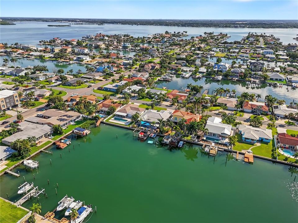 En Venta: $1,599,000 (3 camas, 2 baños, 2864 Pies cuadrados)