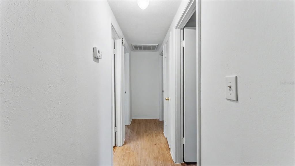На продажу: $219,900 (3 спален, 1 ванн, 1222 Квадратных фут)