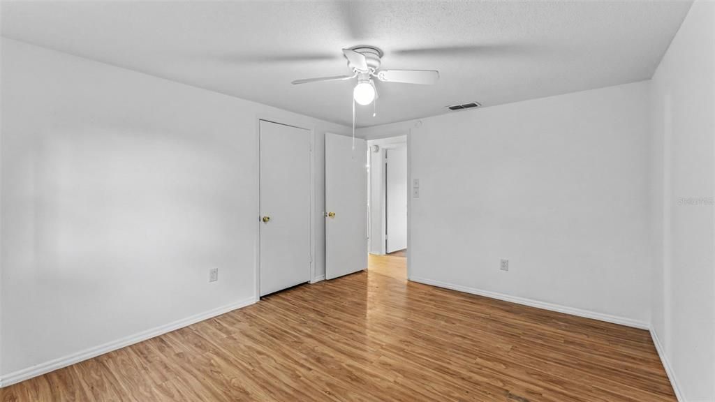 На продажу: $219,900 (3 спален, 1 ванн, 1222 Квадратных фут)