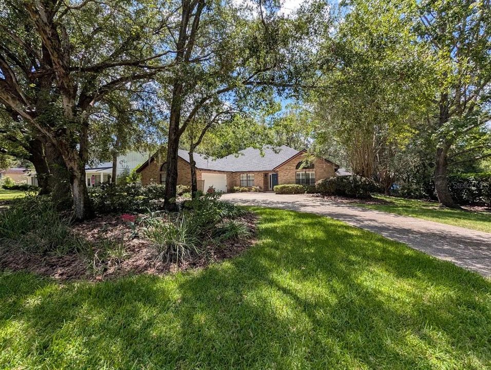 For Rent: $2,300 (3 beds, 2 baths, 2158 Square Feet)