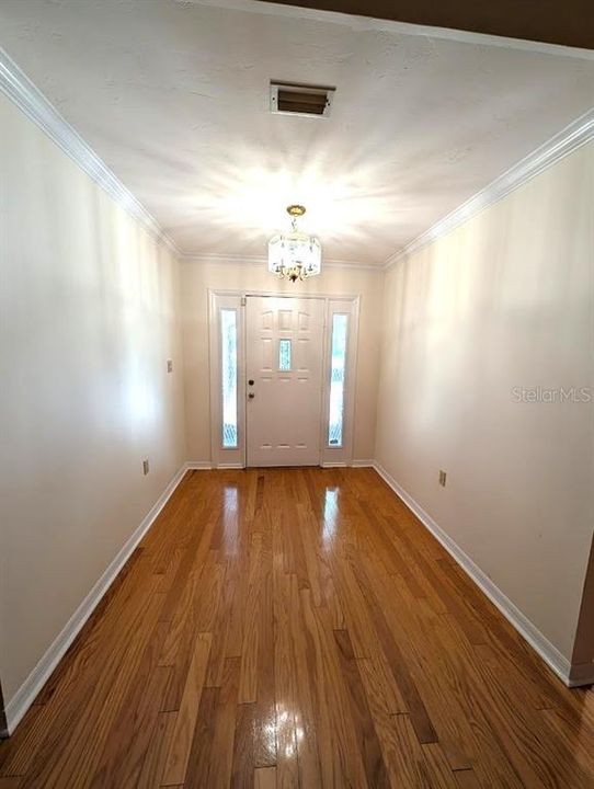 For Rent: $2,300 (3 beds, 2 baths, 2158 Square Feet)