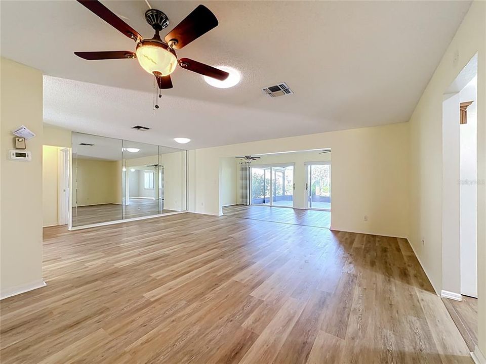 For Sale: $335,000 (2 beds, 2 baths, 1769 Square Feet)