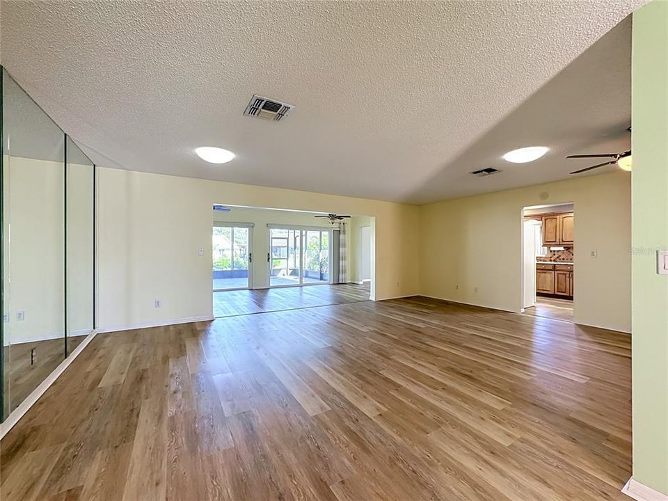 For Sale: $335,000 (2 beds, 2 baths, 1769 Square Feet)
