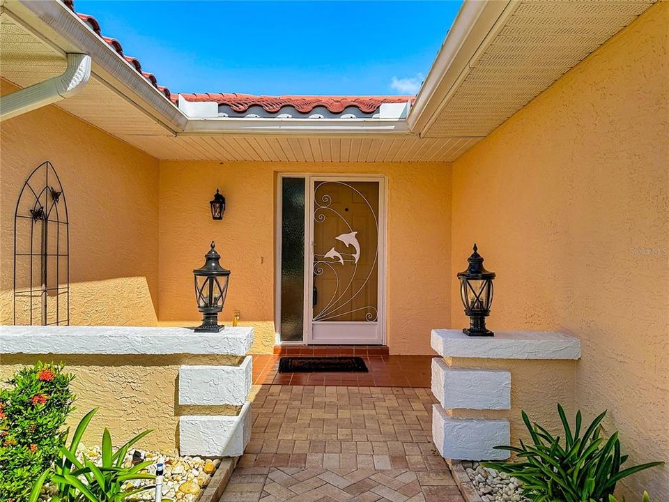 For Sale: $335,000 (2 beds, 2 baths, 1769 Square Feet)