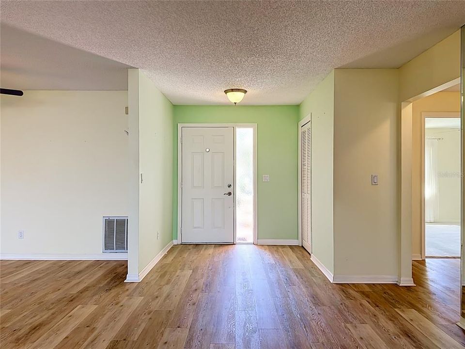 For Sale: $335,000 (2 beds, 2 baths, 1769 Square Feet)